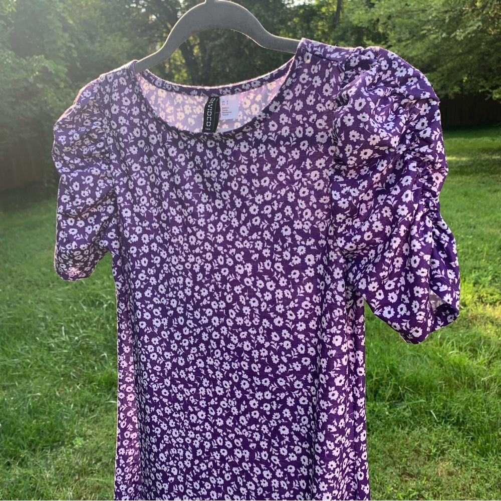 h&m purple & white floral puff sleeved midi dress NWT & never worn ๐ size small - Picture 4 of 16